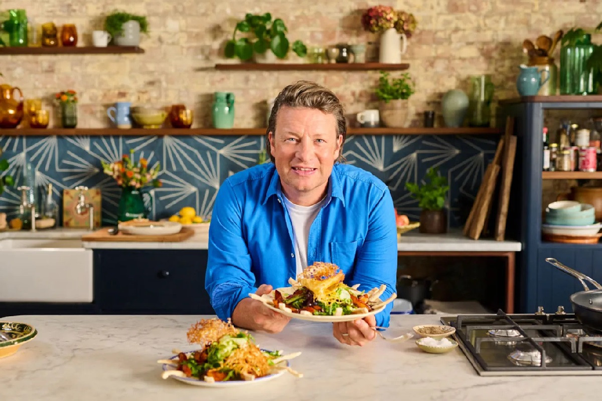 Διατροφολόγος επιβεβαιώνει τον Jamie Oliver: «Τόσες μερίδες φρούτων και λαχανικών πρέπει να τρώμε κάθε μέρα»