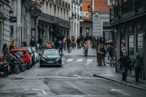 Κάθεστε στο αυτοκίνητο αφού έχετε φτάσει σπίτι; Τι λέει η ψυχολογία