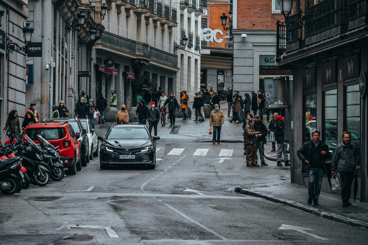 Κάθεστε στο αυτοκίνητο αφού έχετε φτάσει σπίτι; Τι λέει η ψυχολογία