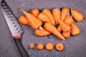 Nέο trend στο TikTok με τα καρότα: Μύθος ή αλήθεια το μαύρισμα