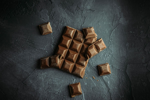 Τι κάνει τη μαύρη σοκολάτα τόσο υγιεινή τροφή