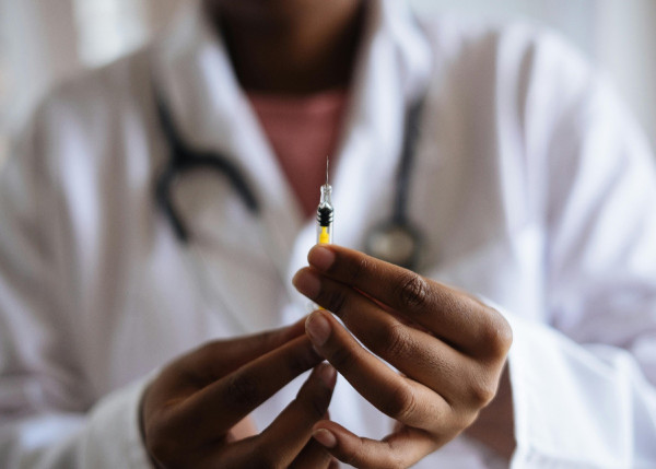 Γερμανός εμβολιάστηκε 217 φορές κατά του κορωνοϊού - Δεν ανέφερε παρενέργειες