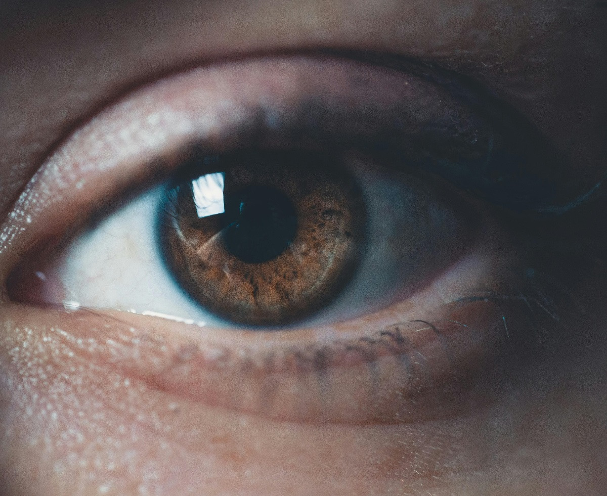 Πρησμένα μάτια: Τι μπορεί να σημαίνει για την υγεία μου