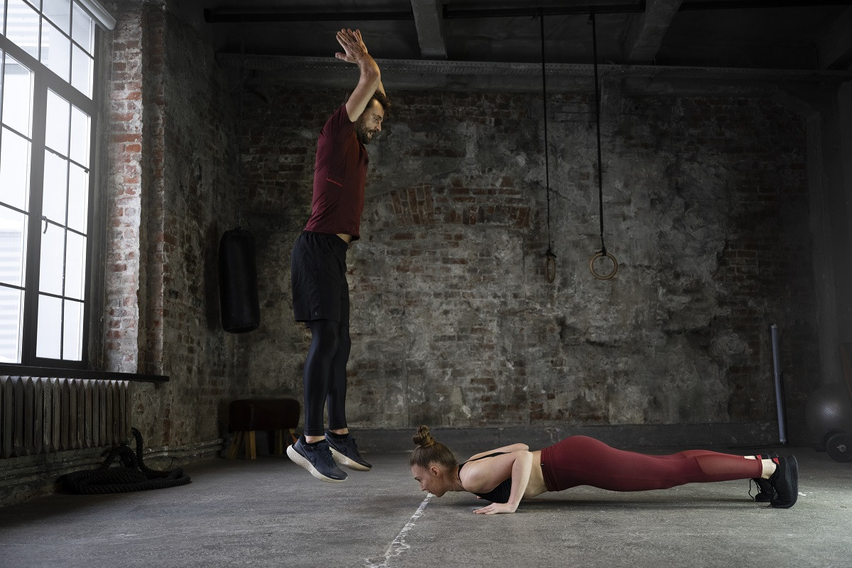Γιόγκα, Zumba ή HIIT; Ανακαλύψτε την καλύτερη άσκηση για καύση λίπους