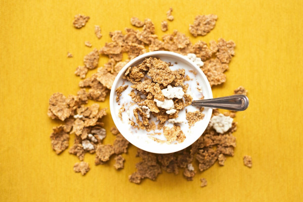 Ο κίνδυνος για την υγεία που «κρύβουν» τα δημητριακά στο πρωινό μας